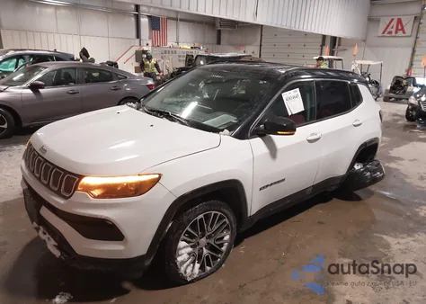 2022 Jeep Compass Limited 4X4 z USA, uszkodzony, nr VIN 3C4NJDCB6NT193921